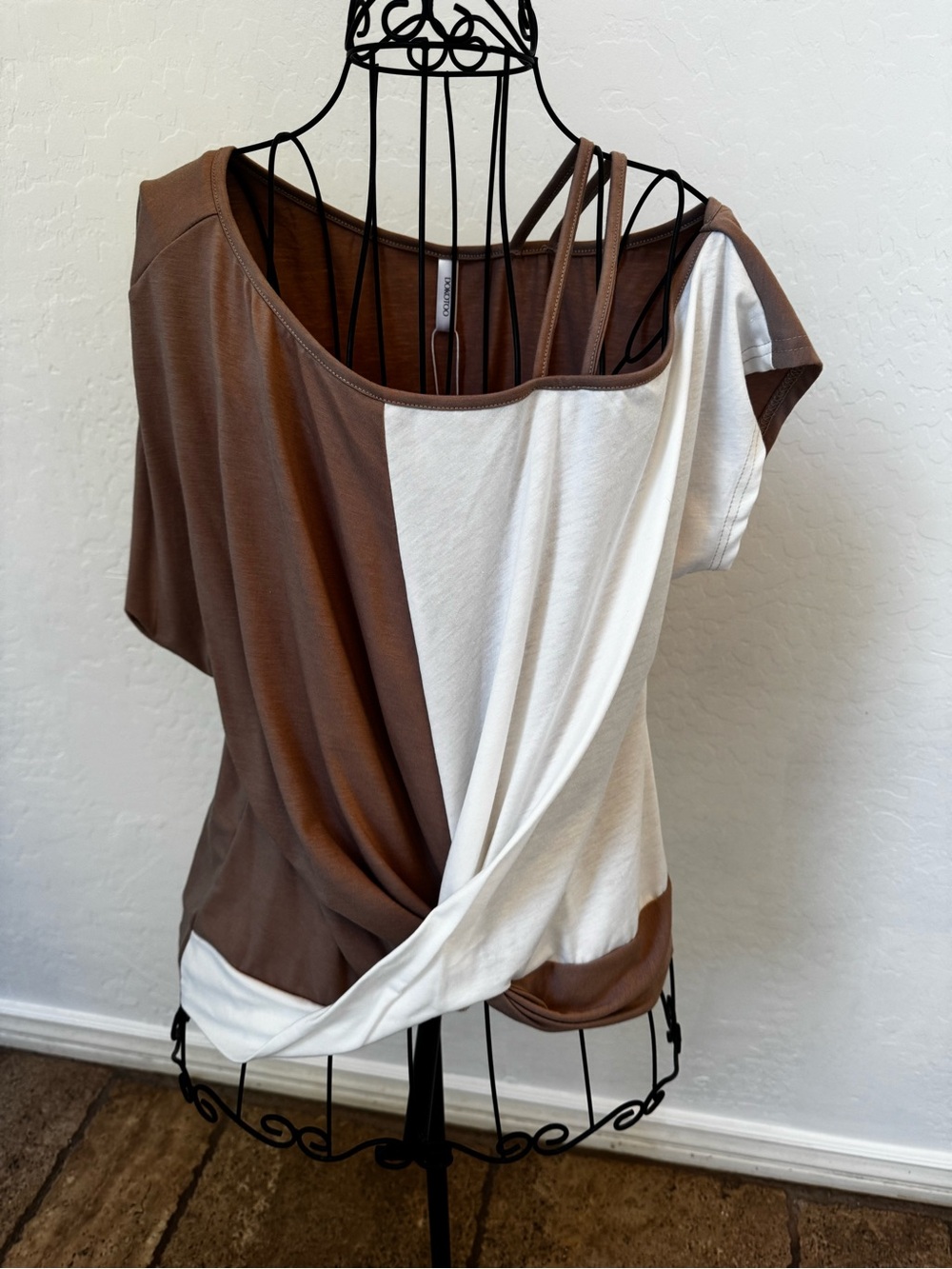 Asymmetric Two-Tone Brown & White Short Sleeve Twist Top